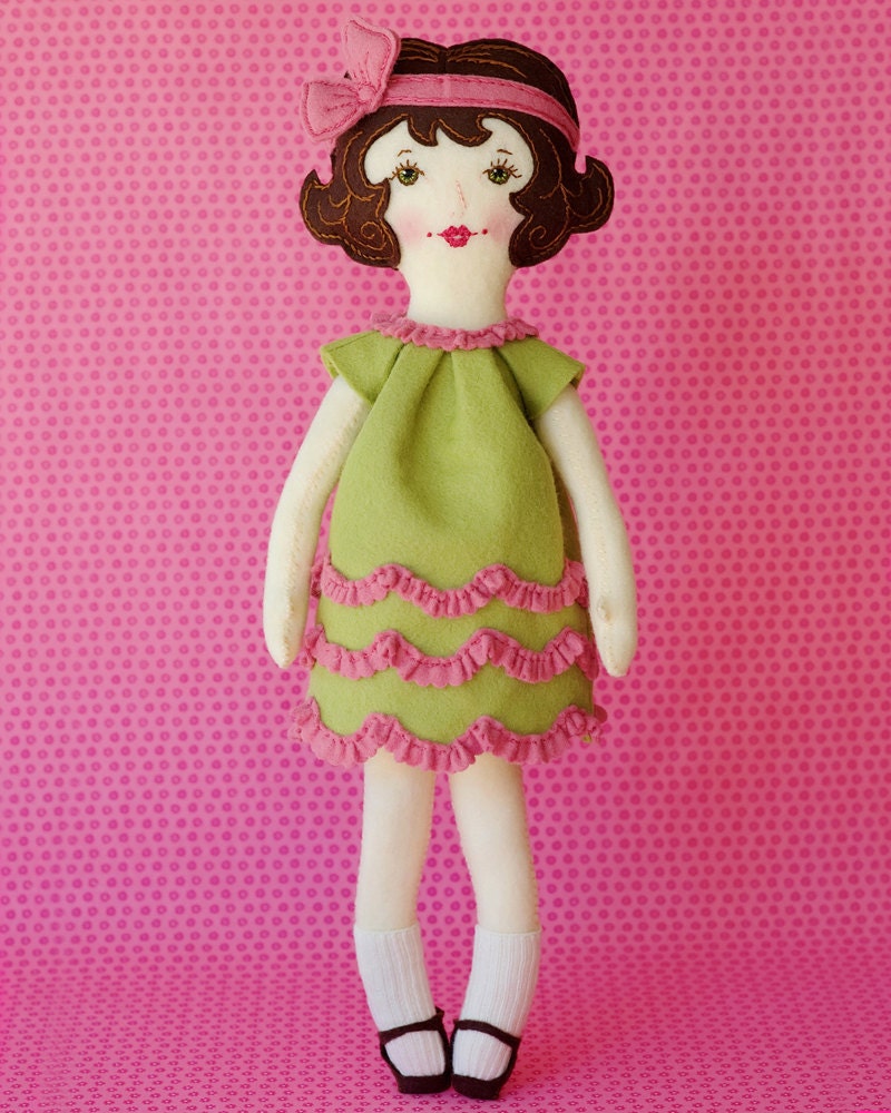PDF Doll Pattern, Wool Felt Doll, Art Doll, Wool Felt Pattern, Gifts for Children, Embroidery Doll, Toys & Gifts, Handmade Doll, 1920s Girl